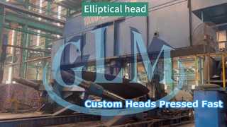 타원형 헤드는 드럼 프레스 기계를 사용하여 압착됩니다.